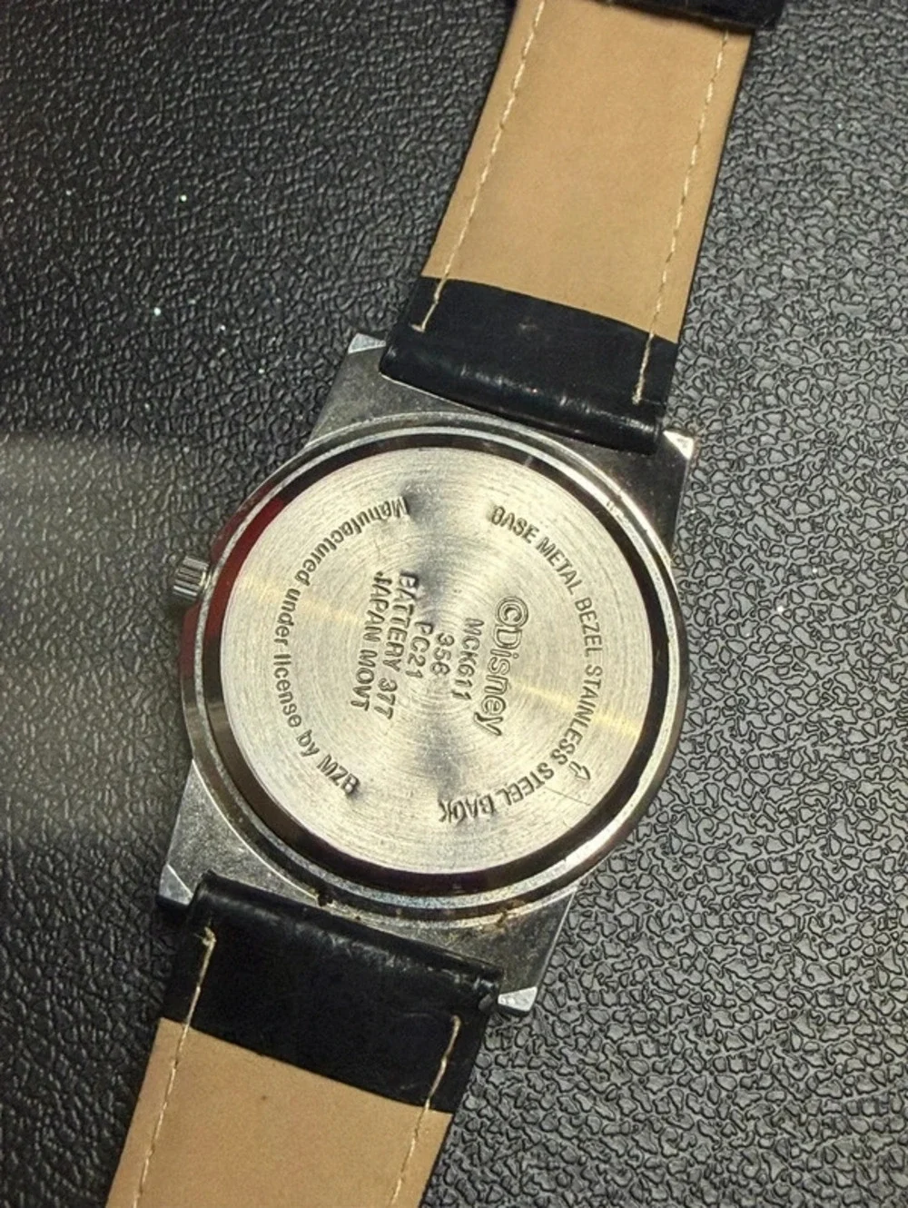 Disney Mickey Mouse Classic MCK611 Watch Black Leather Strap w/ Tin Case